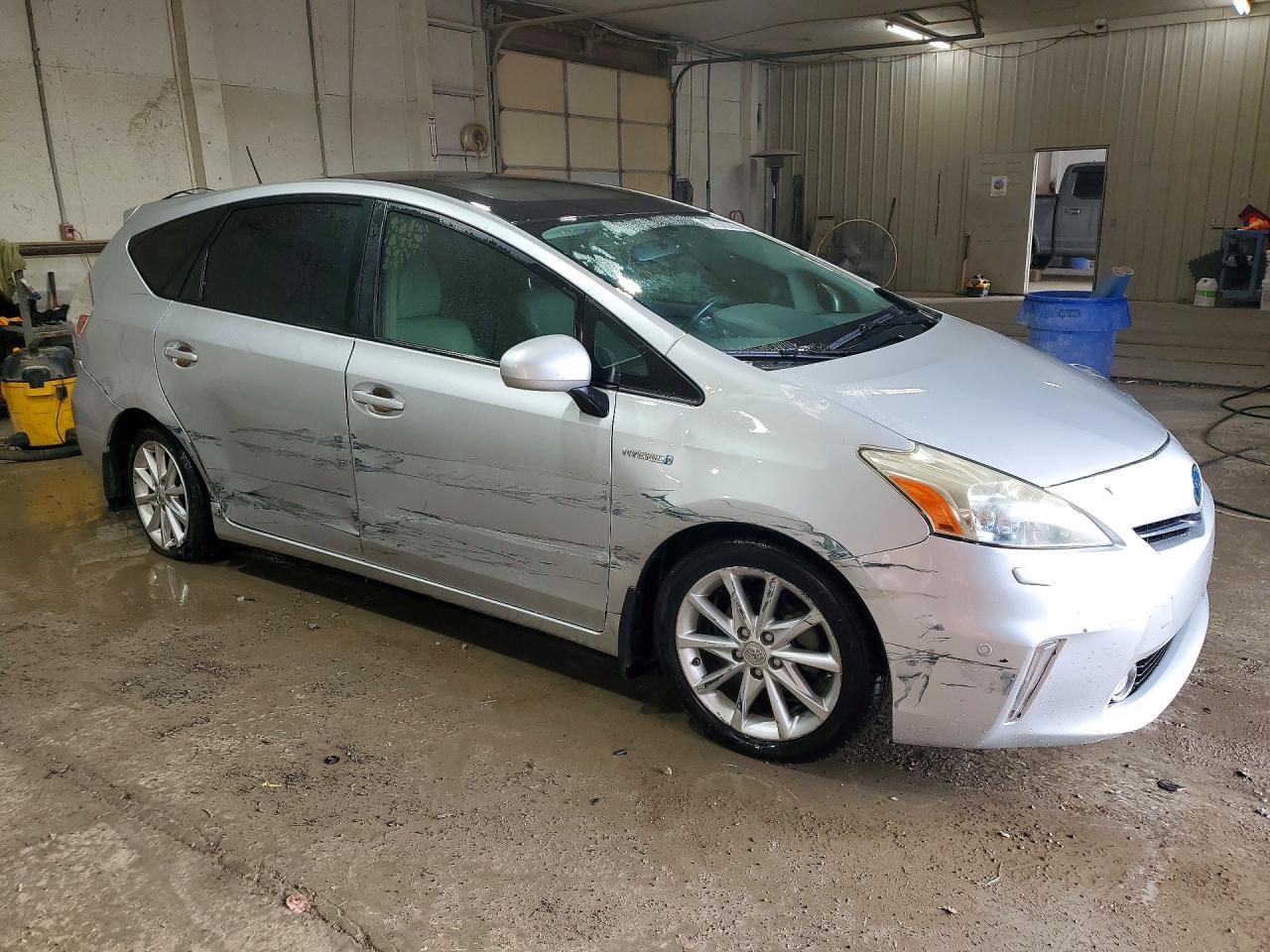 2013 Toyota Prius V Five - Фото 4