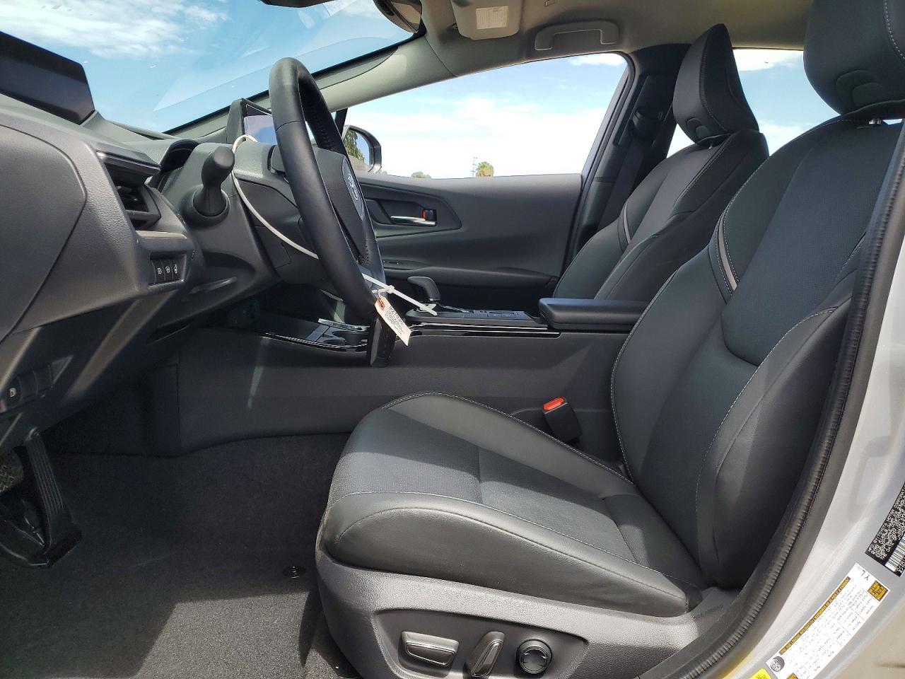 2025 Toyota Prius Xle - Image 7