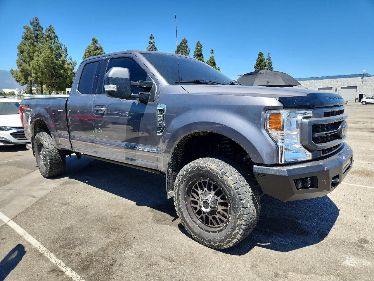 2022 Ford F250 Super Duty - Фото 4