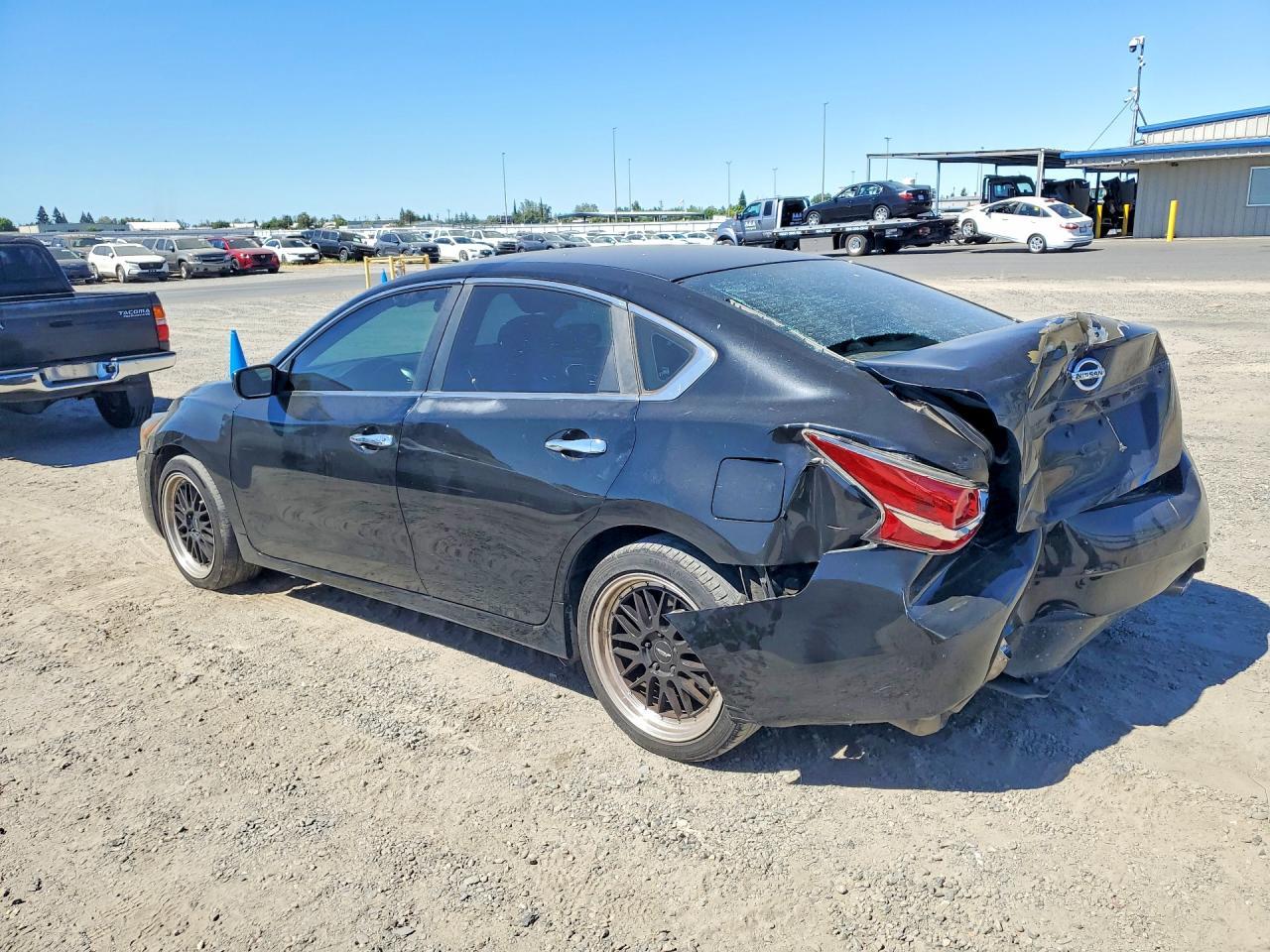 2014 Nissan Altima 2.5 S - Image 2