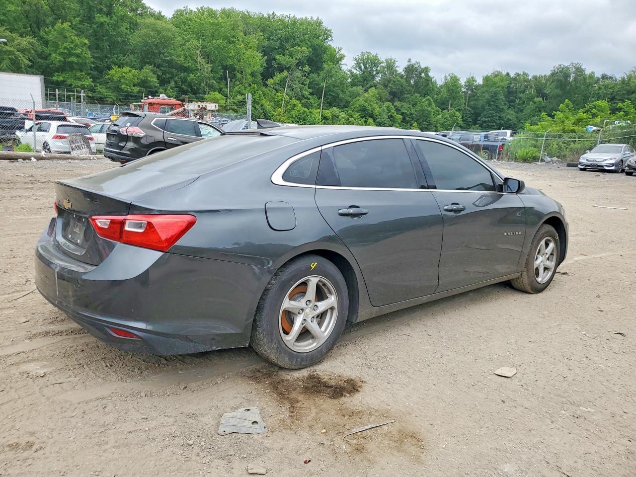 2018 Chevrolet Malibu Ls - Image 3