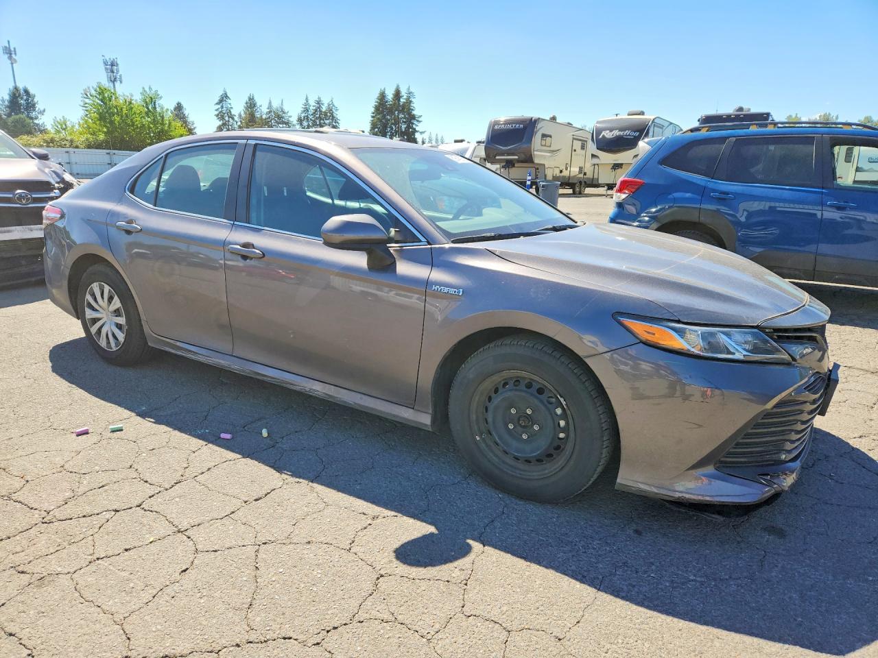 2020 Toyota Camry Le - Фото 4