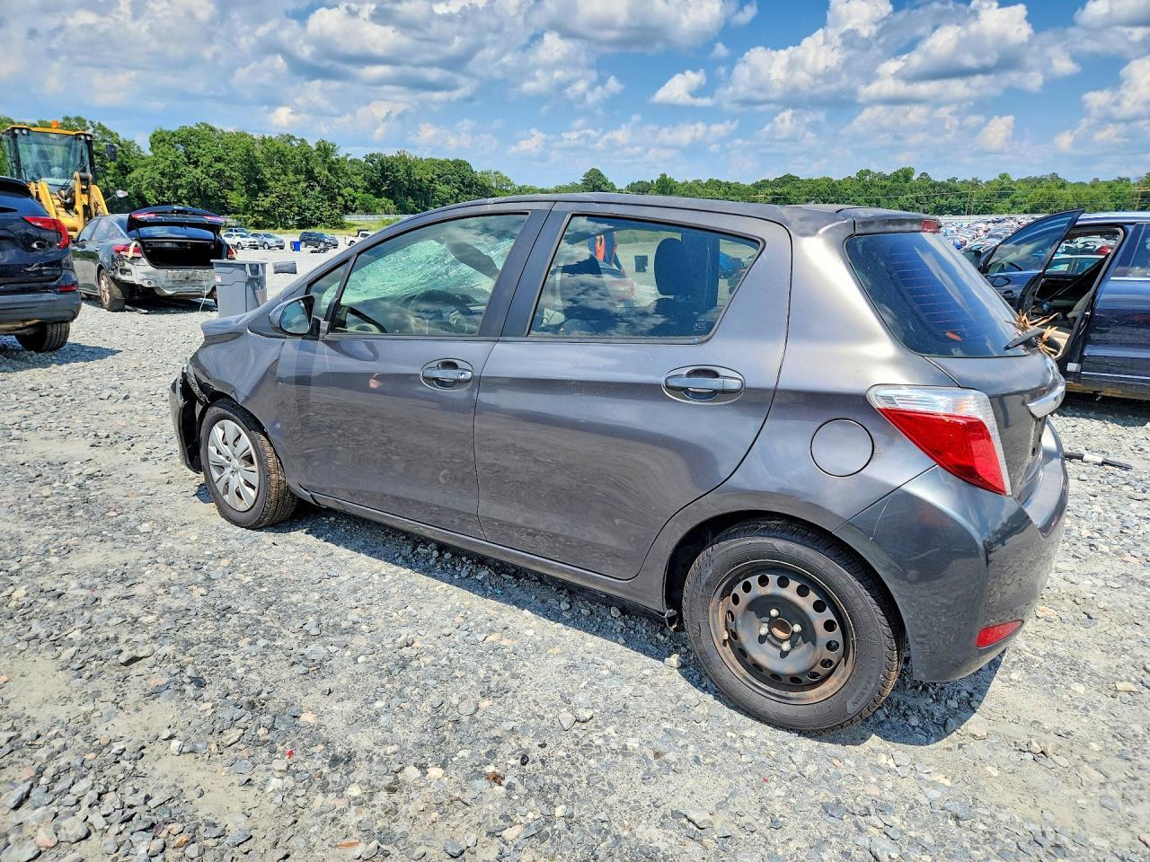 2014 Toyota Yaris 5-Door Le - Фото 2