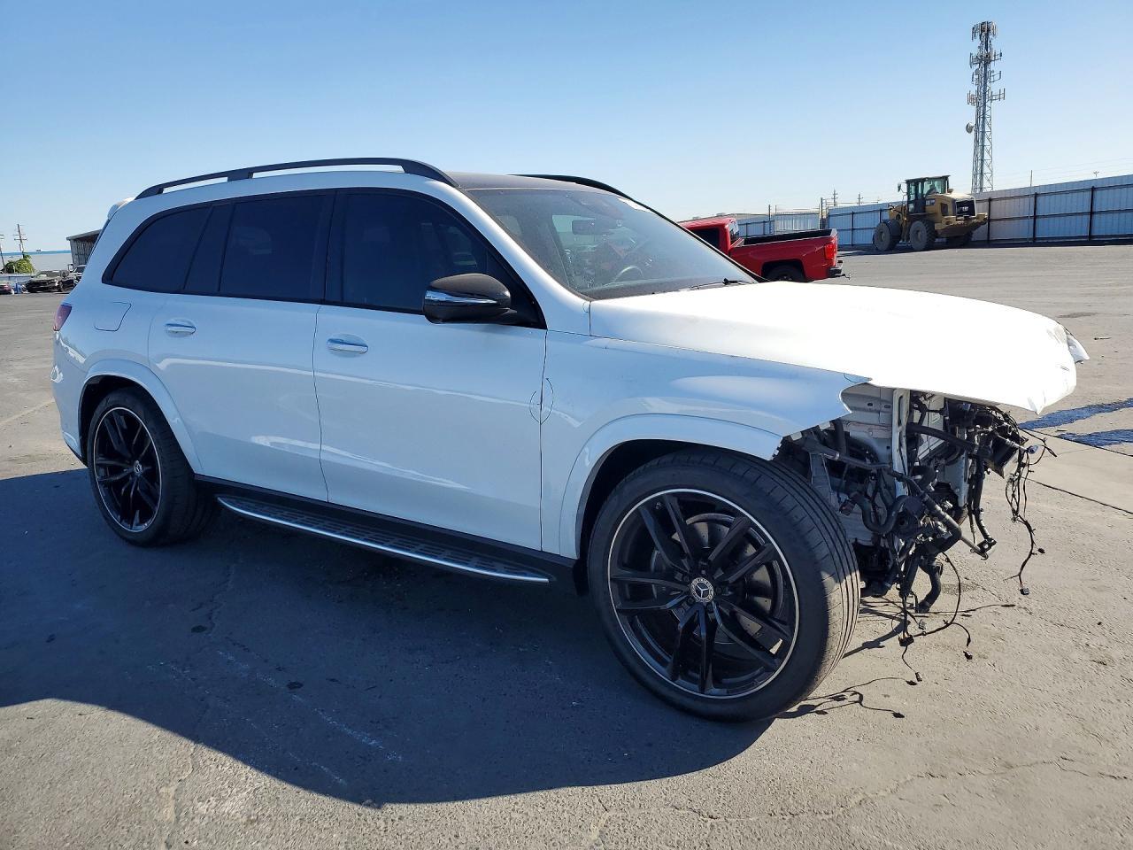 2025 Mercedes-Benz Gls 580 4Matic - Image 4