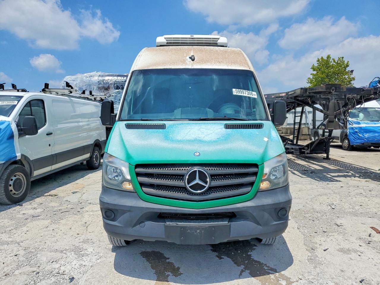 2015 Mercedes-Benz Sprinter 3500 Refrigerated Delivery Van - Фото 5