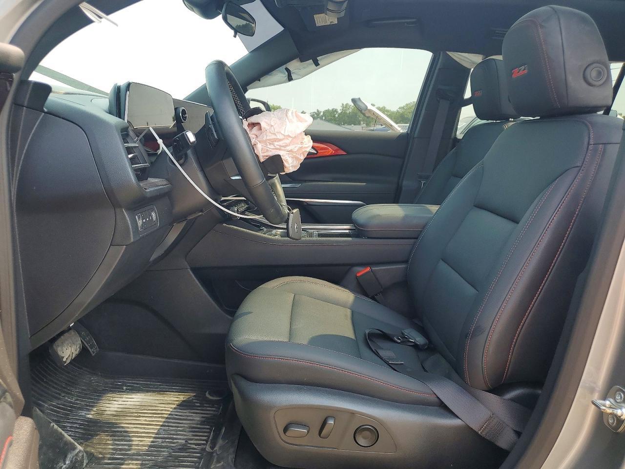 2025 Chevrolet Traverse Z71 - Image 7