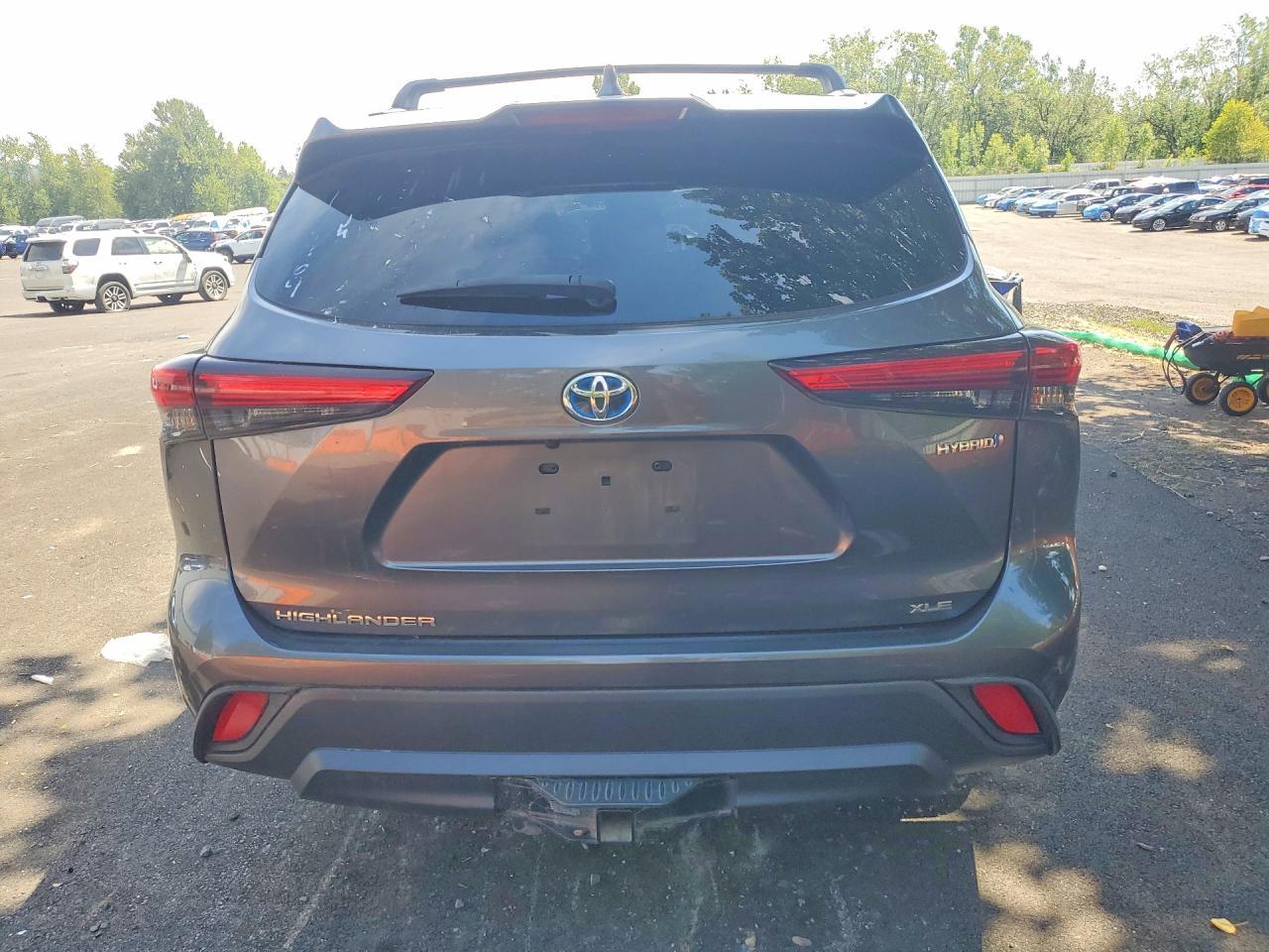 2020 Toyota Highlander Hybrid Xle - Image 6