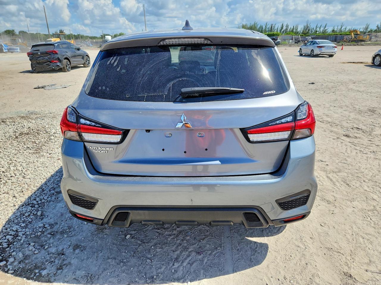 2024 Mitsubishi Outlander Sport S/Se - Фото 6