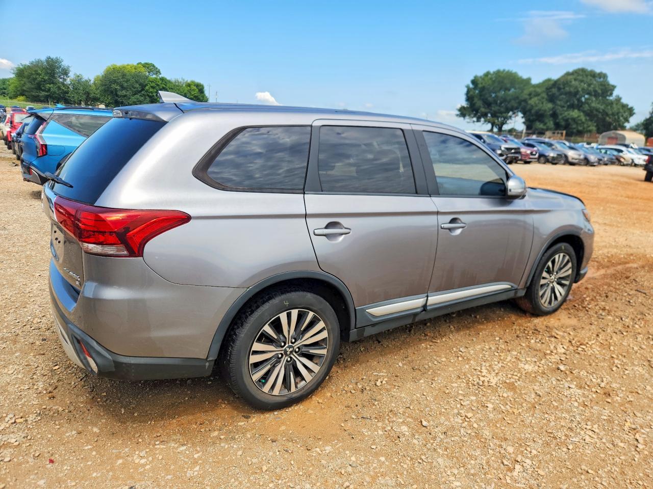 2019 Mitsubishi Outlander Se - Фото 3