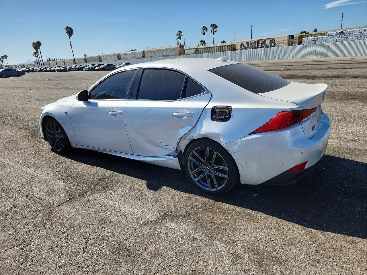 2017 Lexus Is 200T - Фото 2