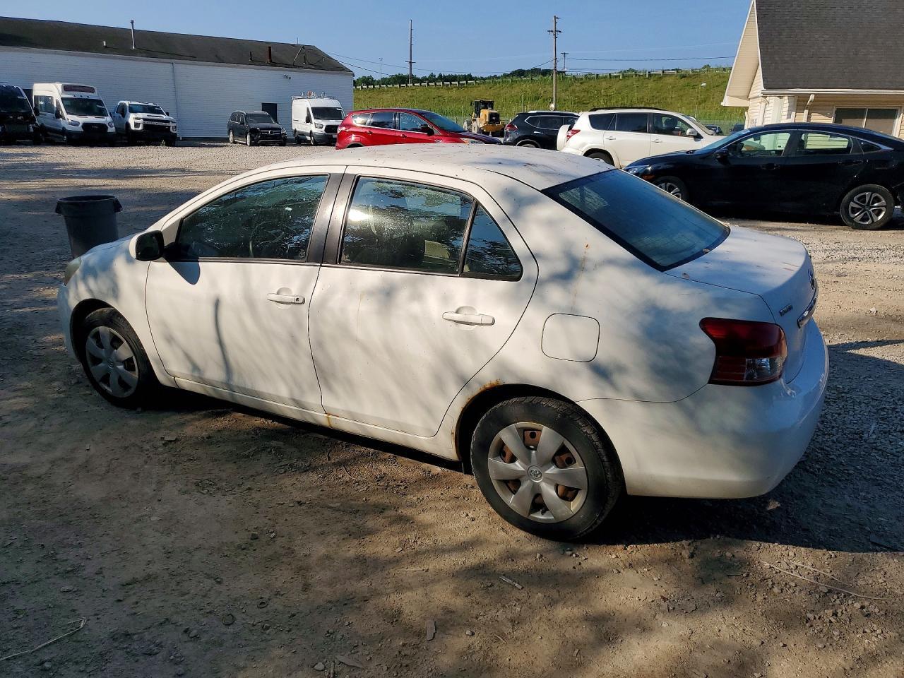 2008 Toyota Yaris Base - Image 2