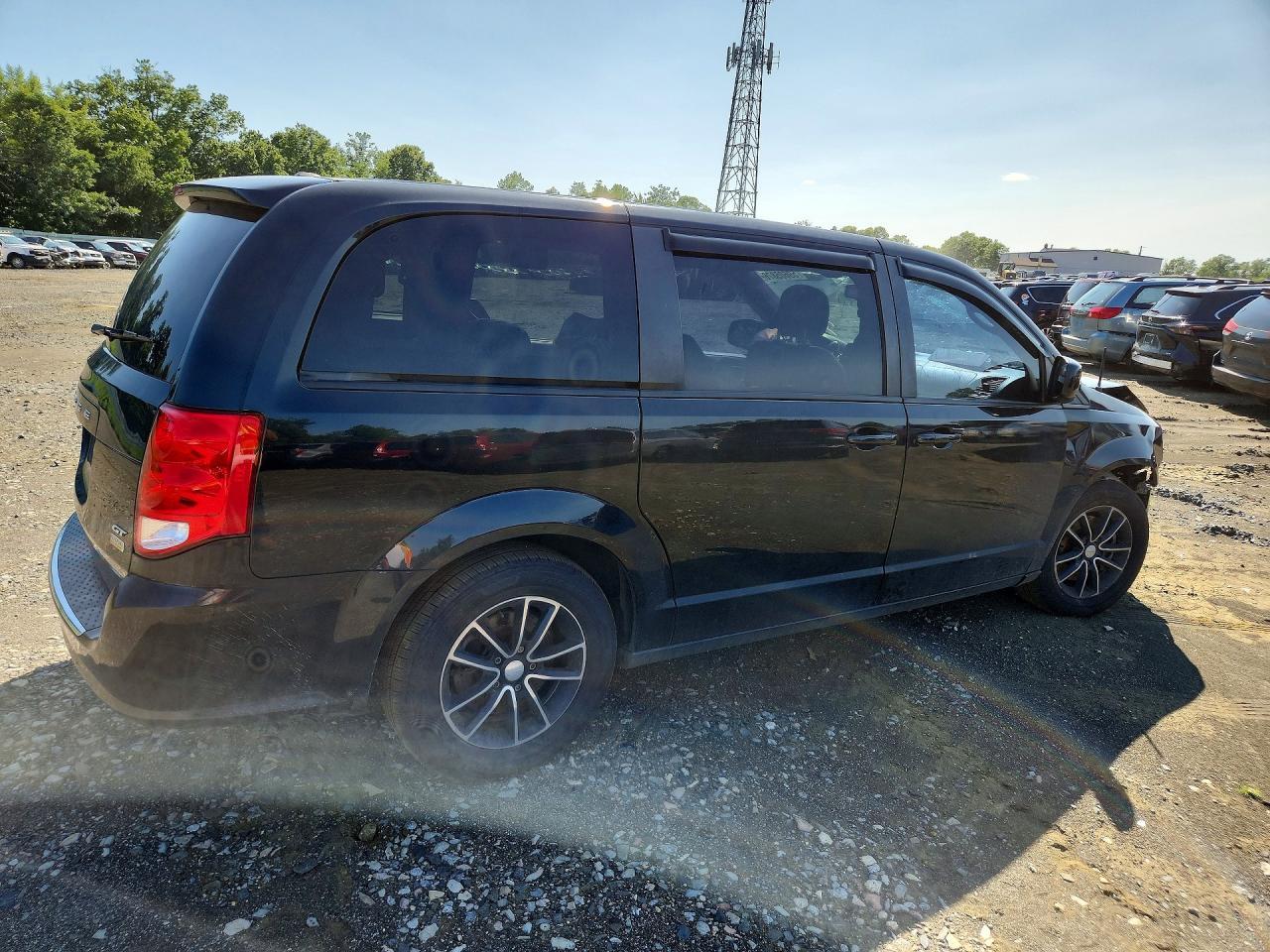 2017 Dodge Grand Caravan Se - Фото 3