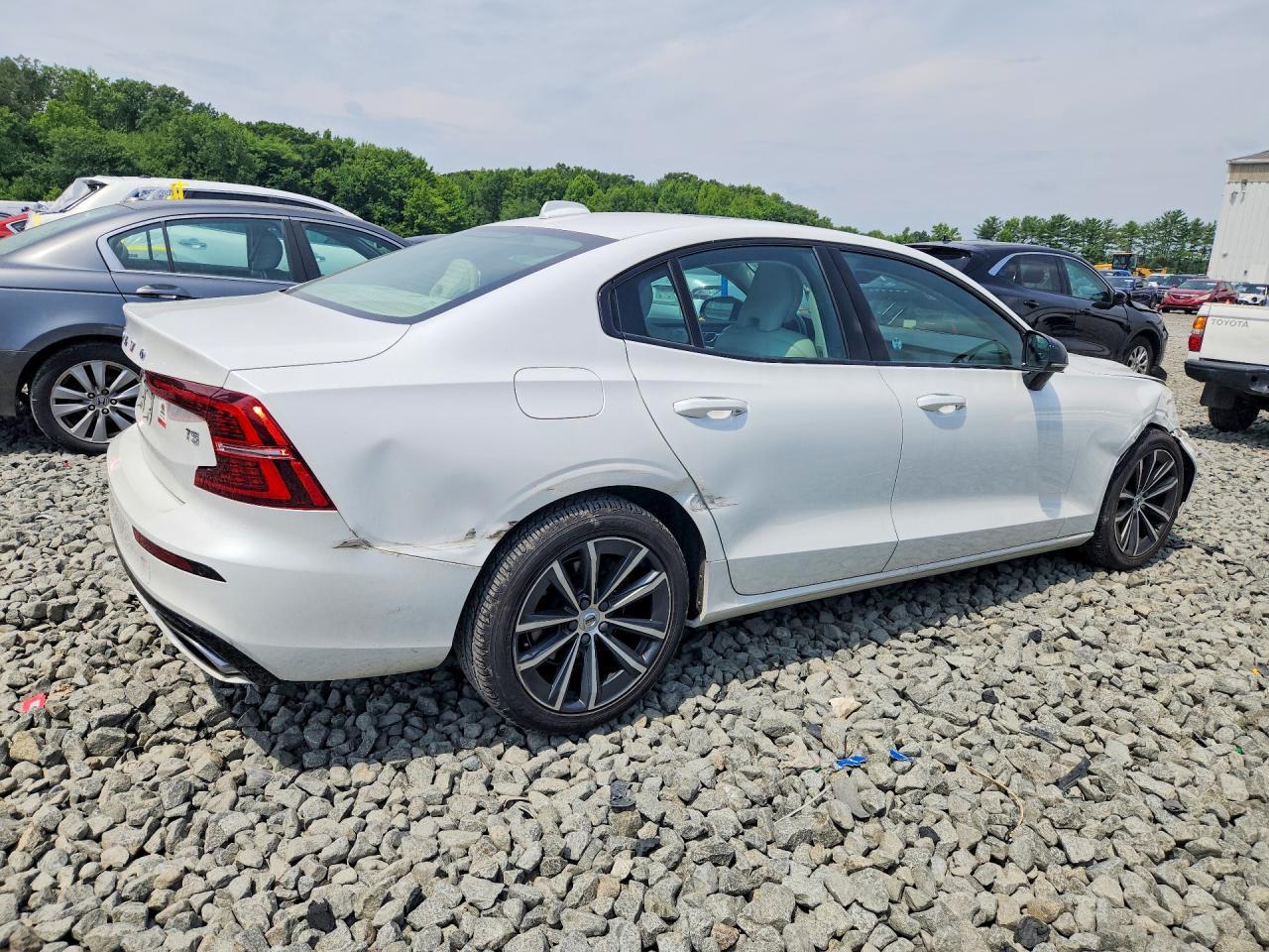 2021 Volvo S60 T5 R-Design - Фото 3