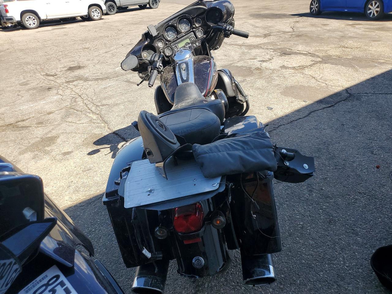 2010 Harley-Davidson Flhtcuse5 Blk - Фото 4