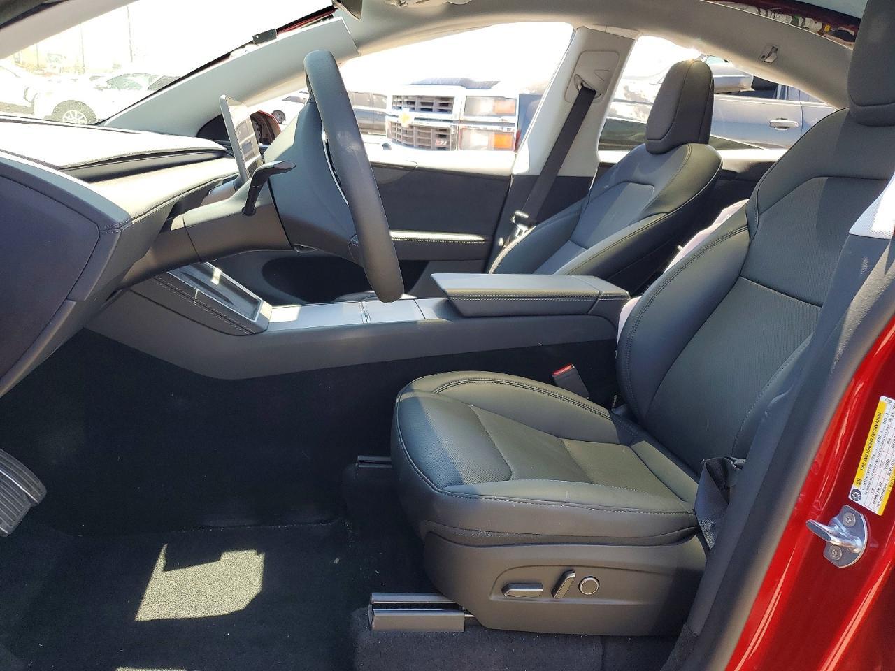 2026 Tesla Model Y - Фото 7