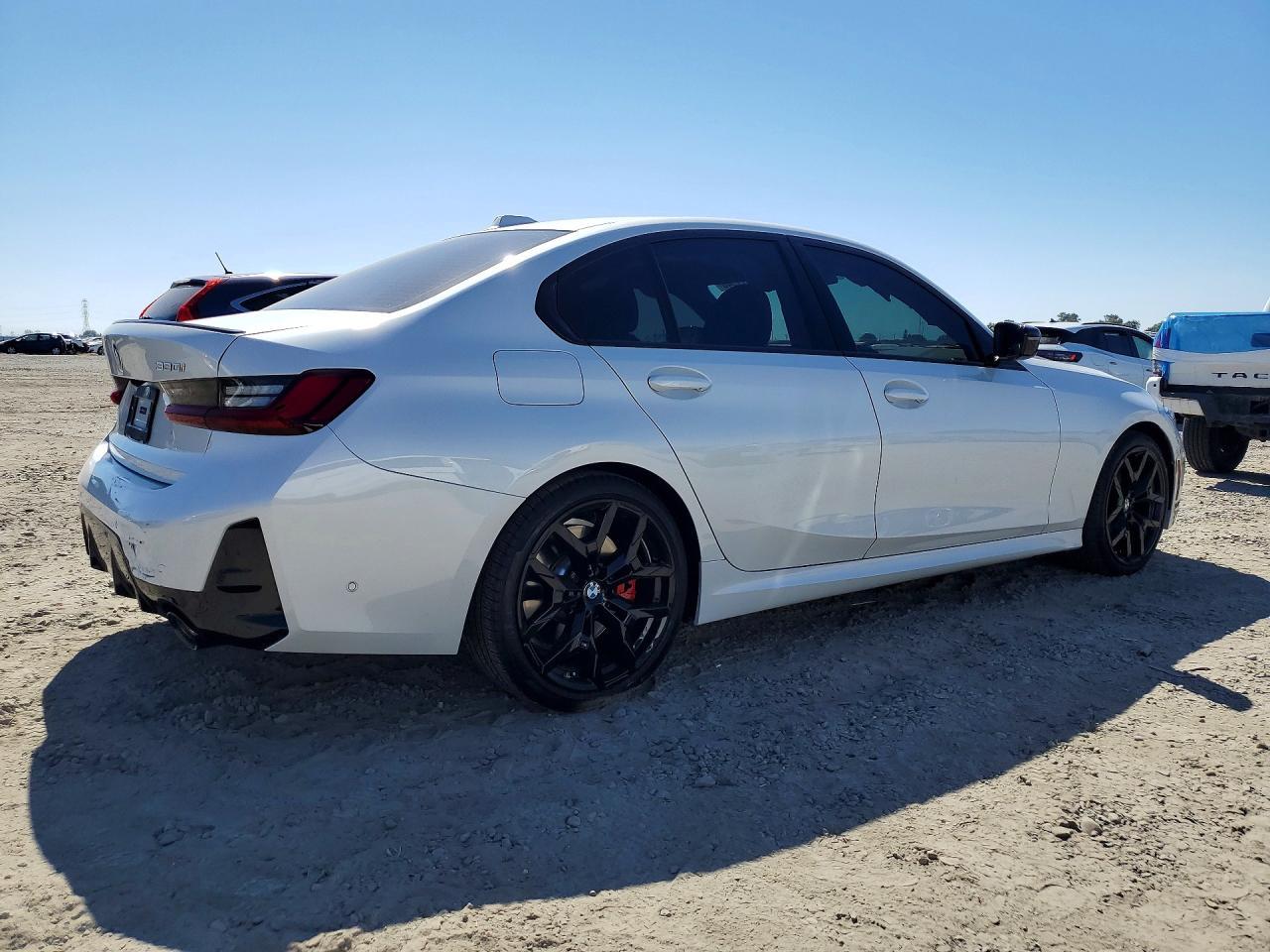 2026 BMW 330I - Фото 3