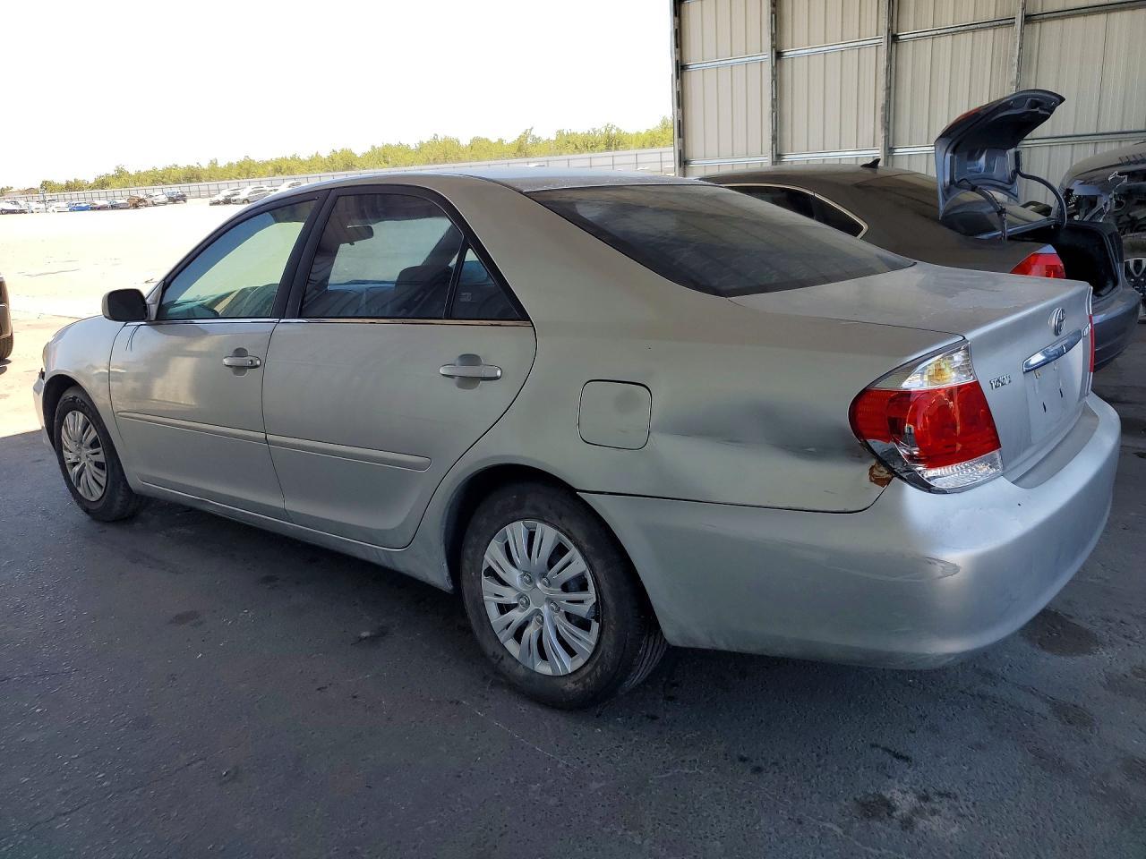 2005 Toyota Camry Le - Image 2