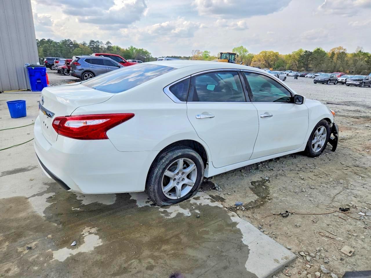 2017 Nissan Altima 2.5 S - Image 3