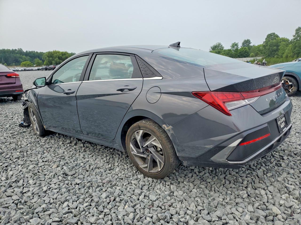 2025 Hyundai Elantra Limited - Фото 2