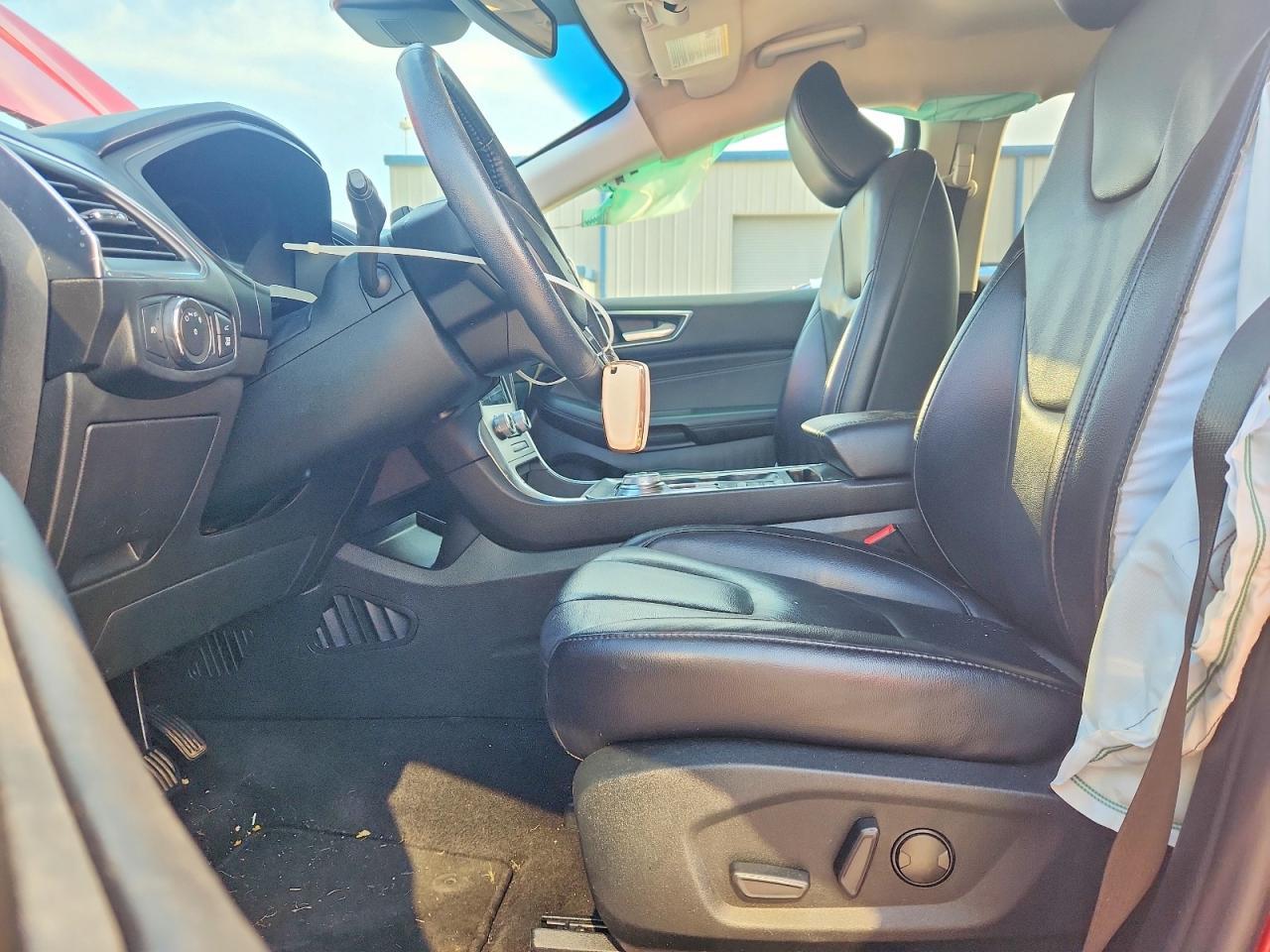 2022 Ford Edge Titanium - Image 7