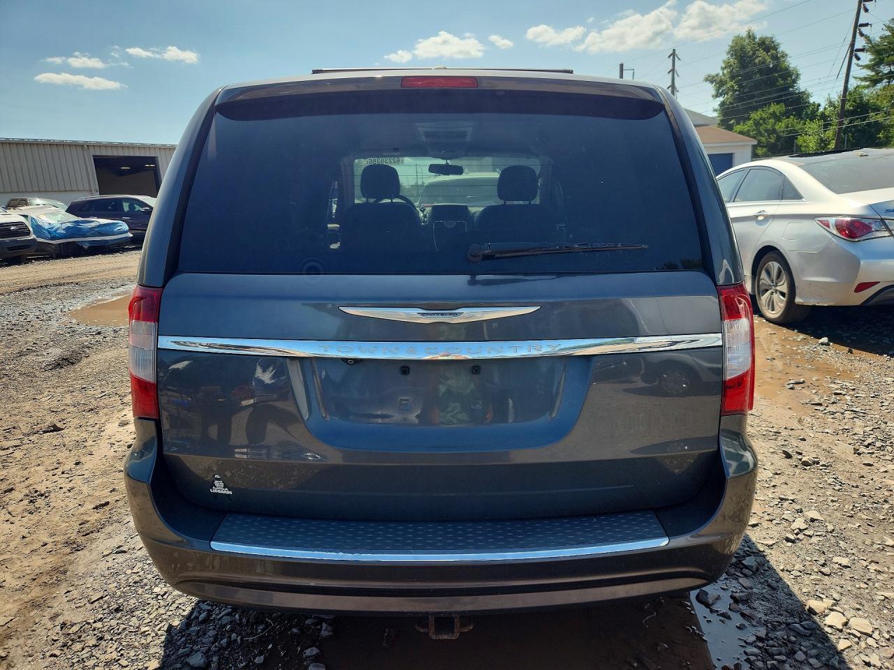2015 Chrysler Town & Country Touring - Фото 6