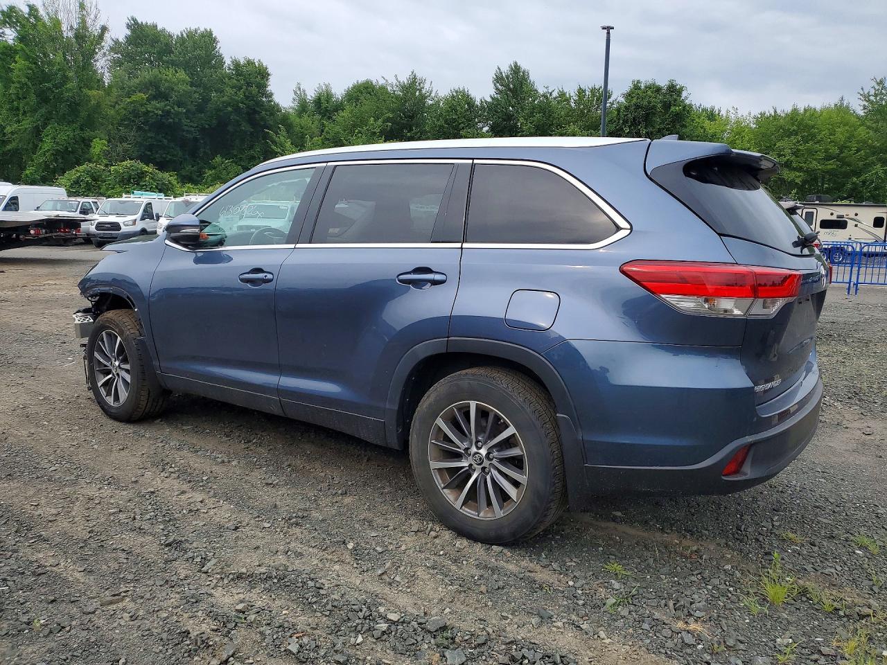 2019 Toyota Highlander Xle - Image 2