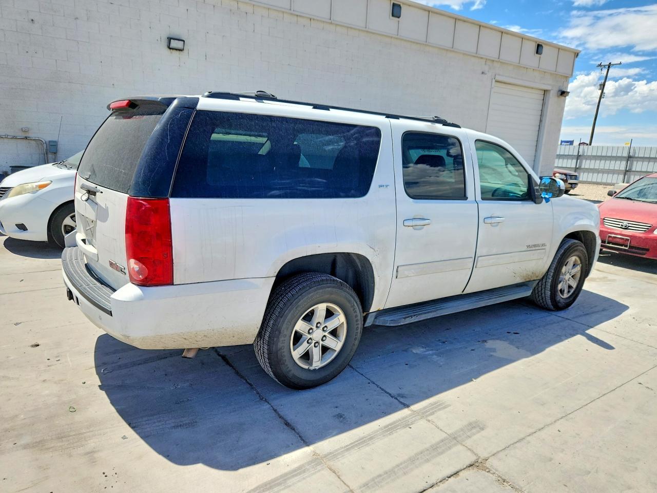 2012 GMC Yukon Xl K1500 Slt - Image 3