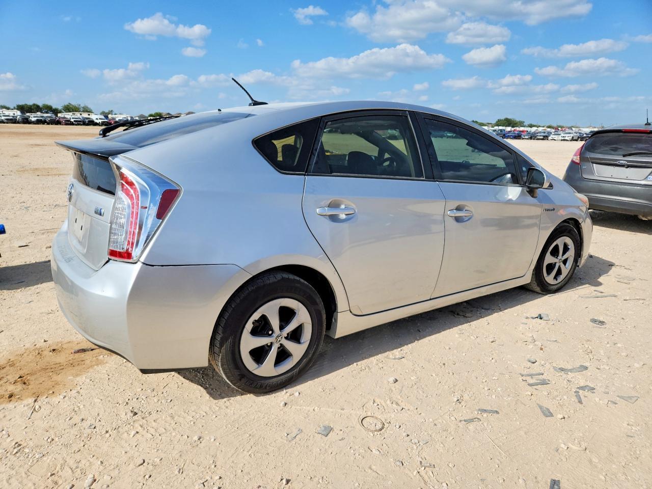 2014 Toyota Prius Three - Фото 3