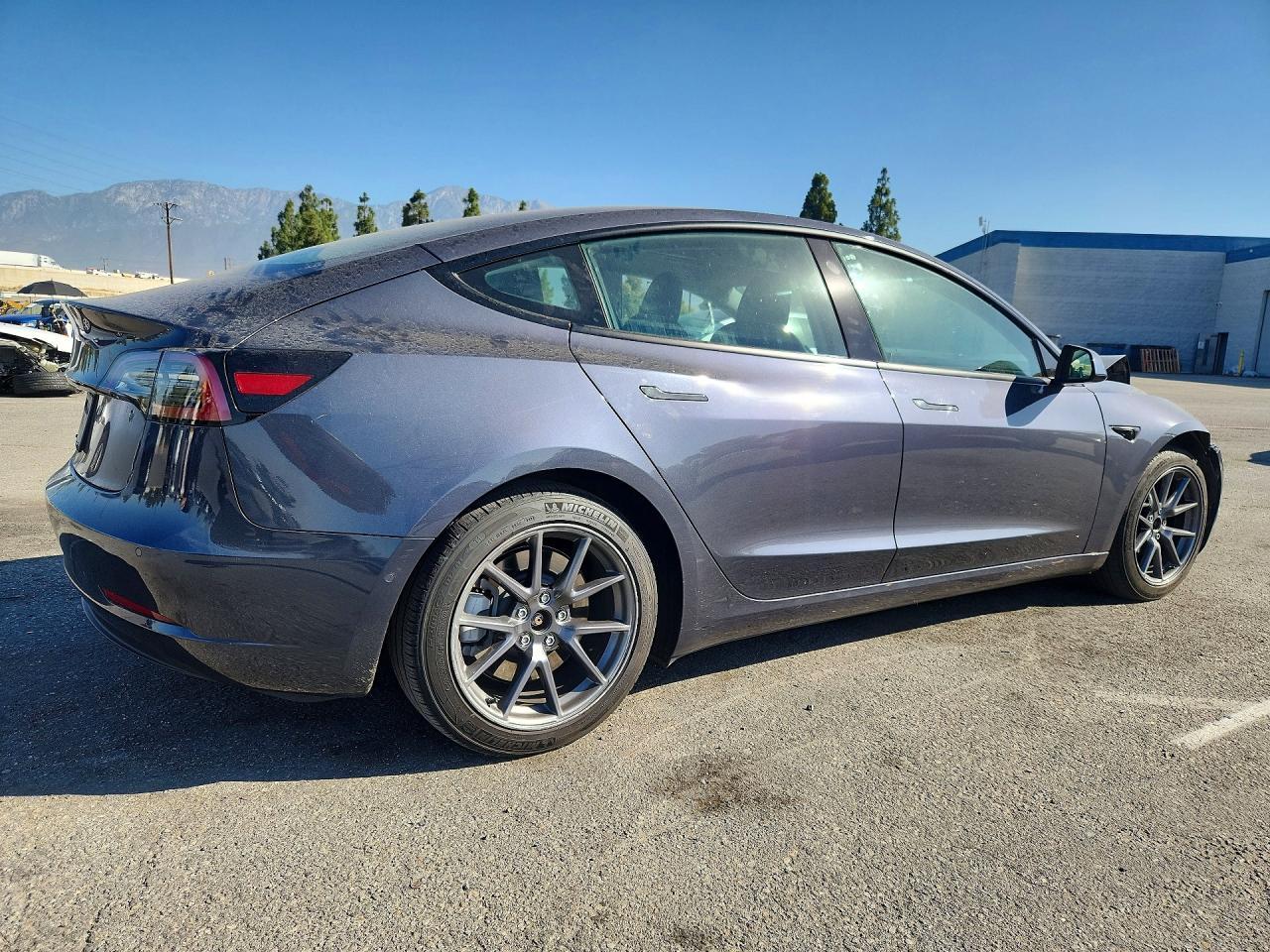 2022 Tesla Model 3 - Фото 3