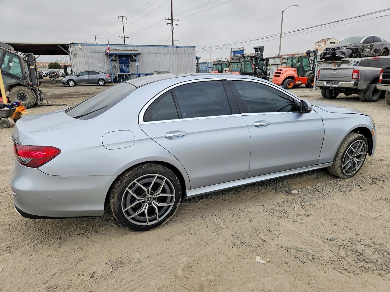 2021 Mercedes-Benz E 350 4Matic - Фото 3