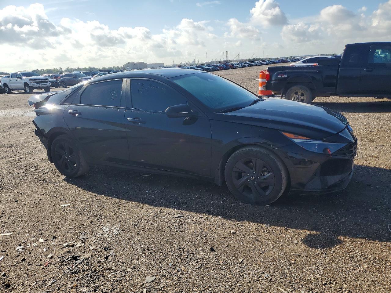 2023 Hyundai Elantra Sel - Фото 4
