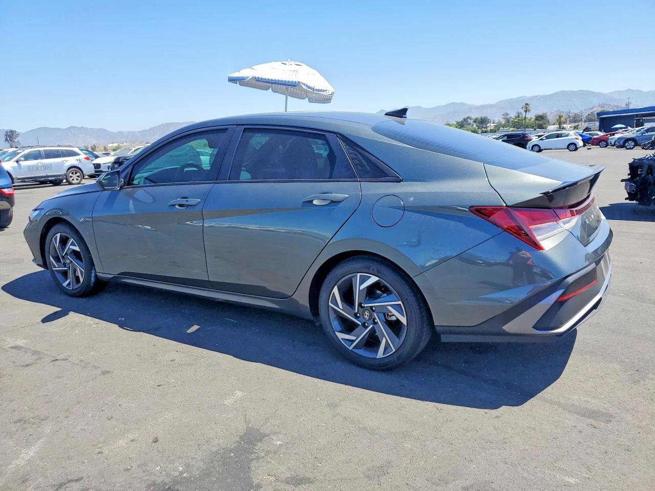 2025 Hyundai Elantra Sel Sport - Фото 2