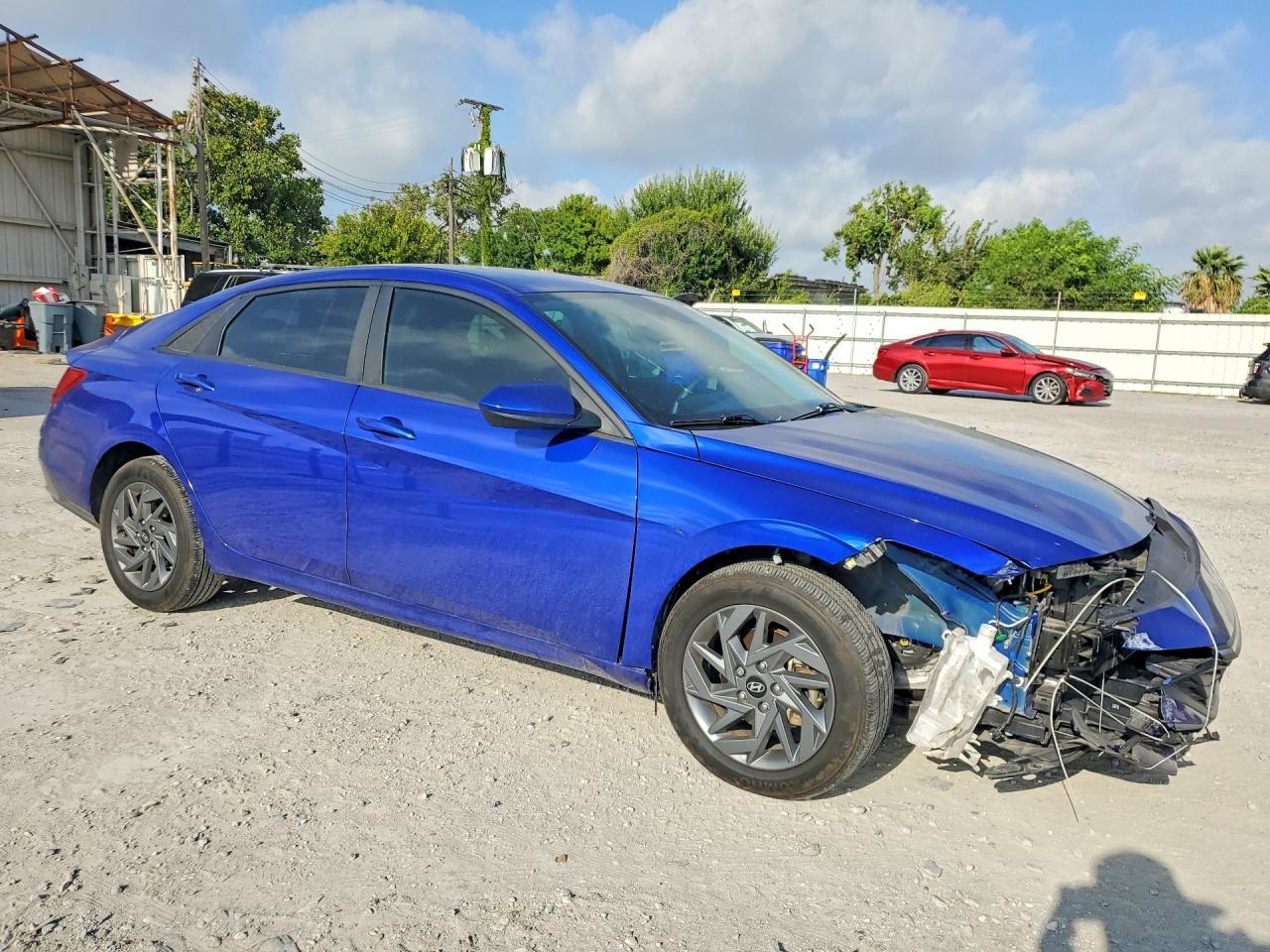 2024 Hyundai Elantra Blue - Image 4