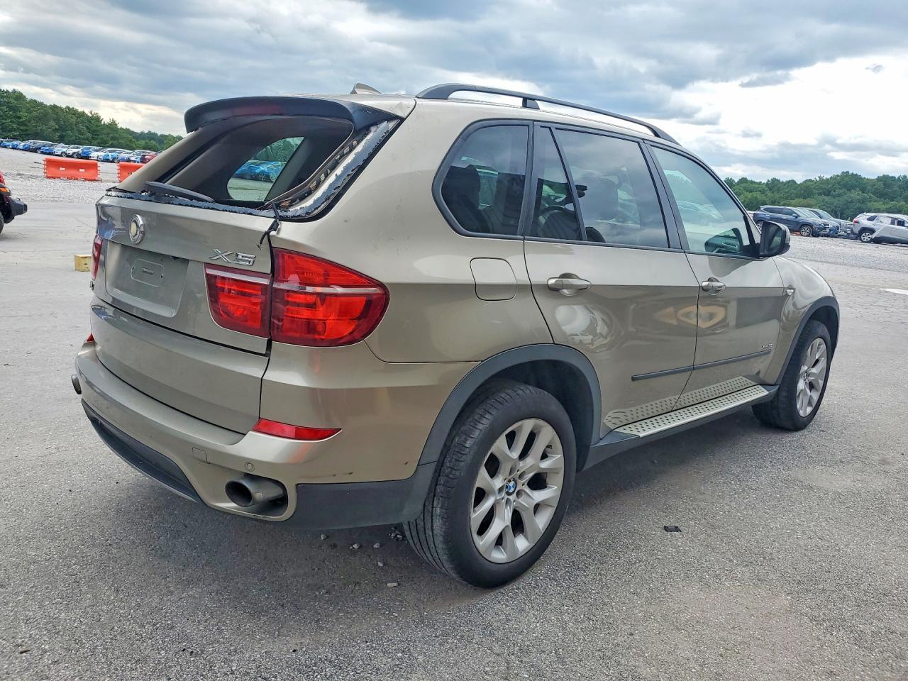 2011 BMW X5 xDrive35I - Image 3