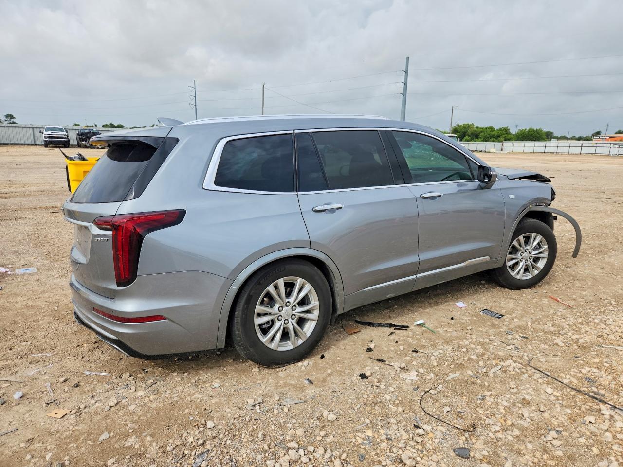 2025 Cadillac Xt6 Luxury - Image 3