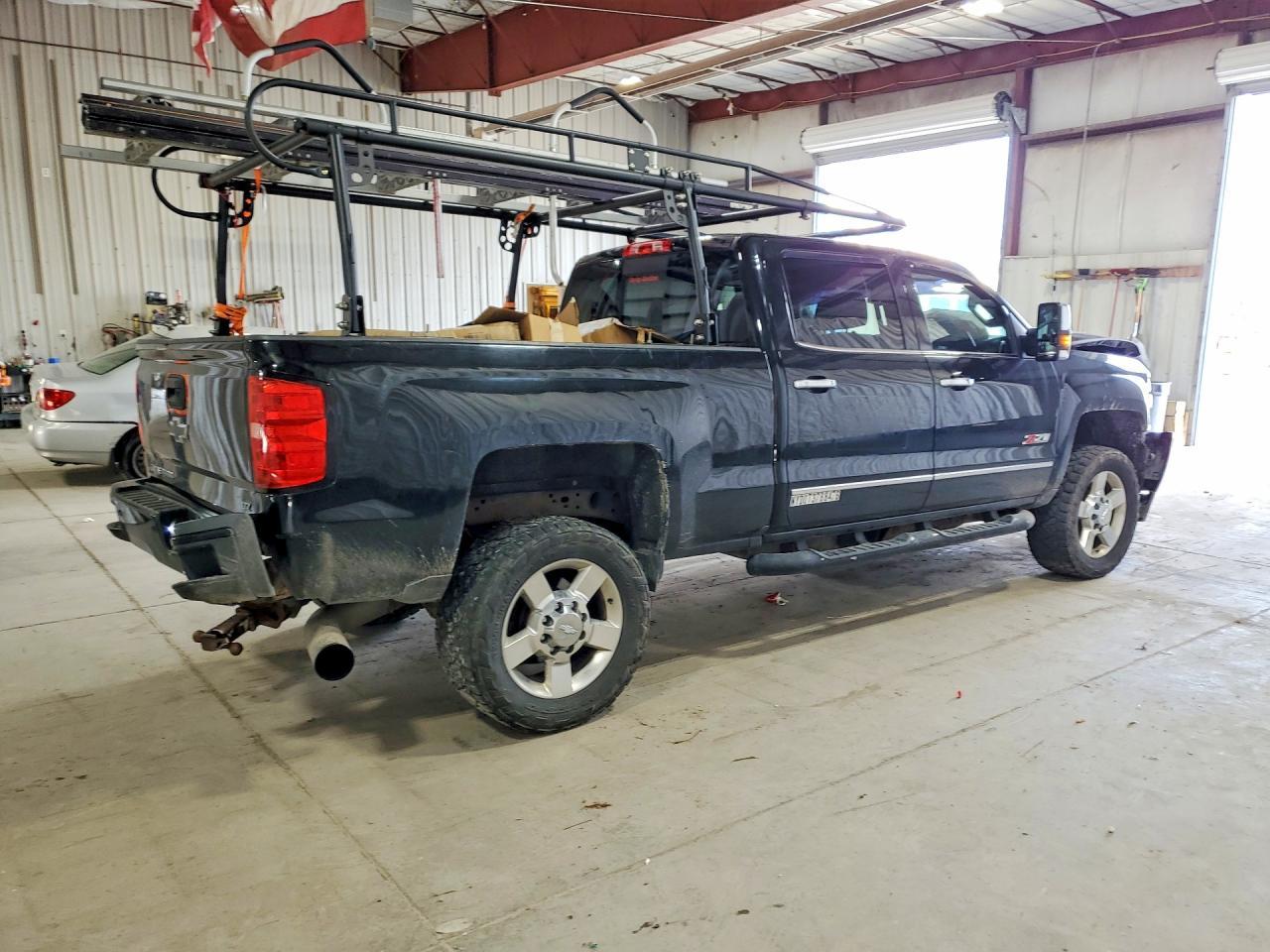 2016 Chevrolet Silverado K2500 Heavy Duty Ltz - Image 3