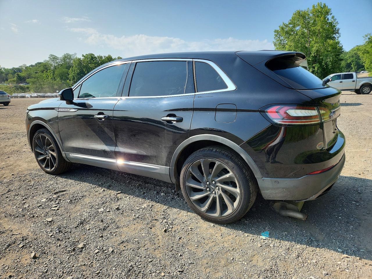 2019 Lincoln Nautilus Reserve - Image 2