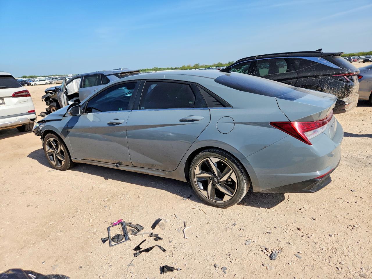 2023 Hyundai Elantra Limited - Фото 2