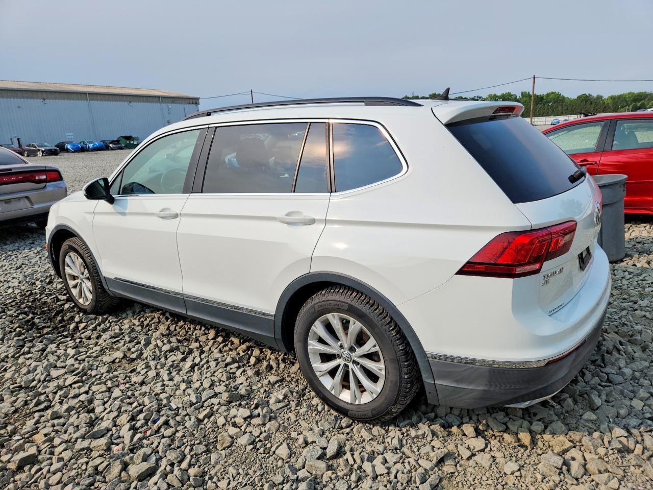 2018 Volkswagen Tiguan Se - Image 2