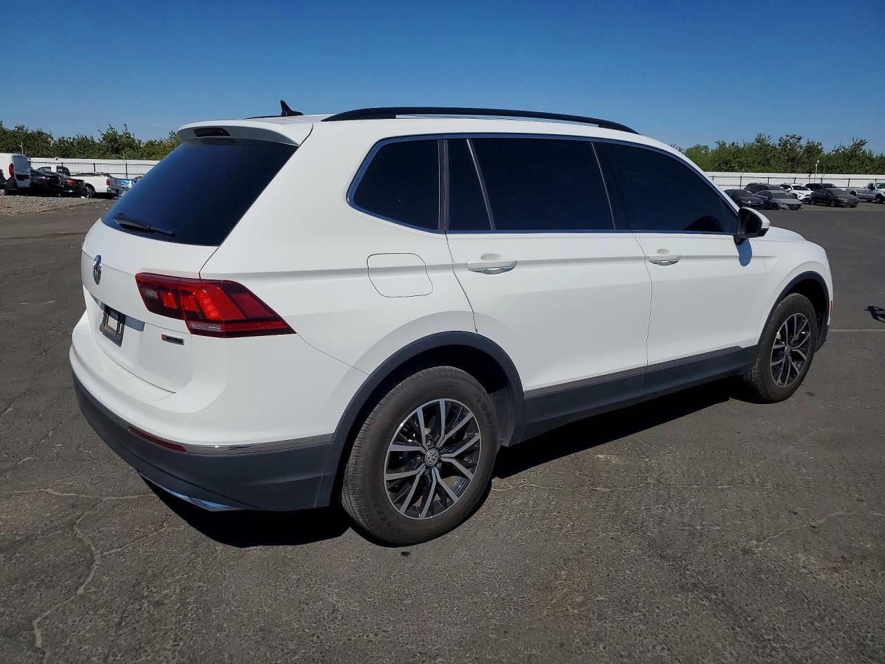 2021 Volkswagen Tiguan Se - Фото 3