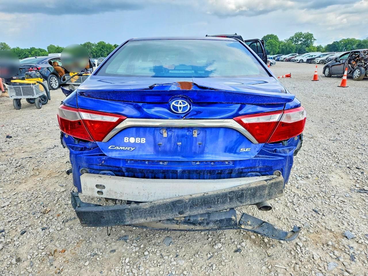 2016 Toyota Camry Se - Фото 6