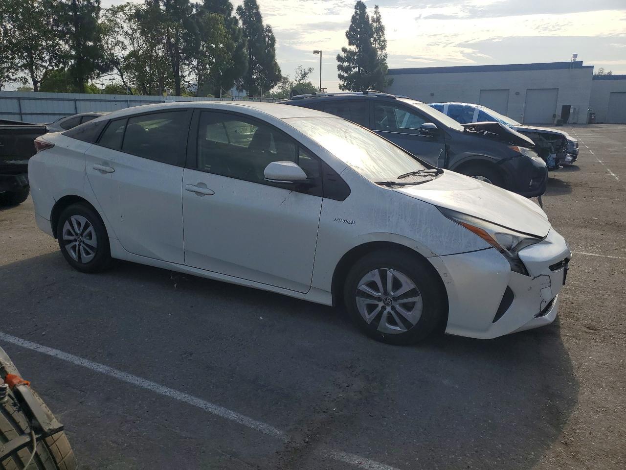 2018 Toyota Prius Two - Фото 4