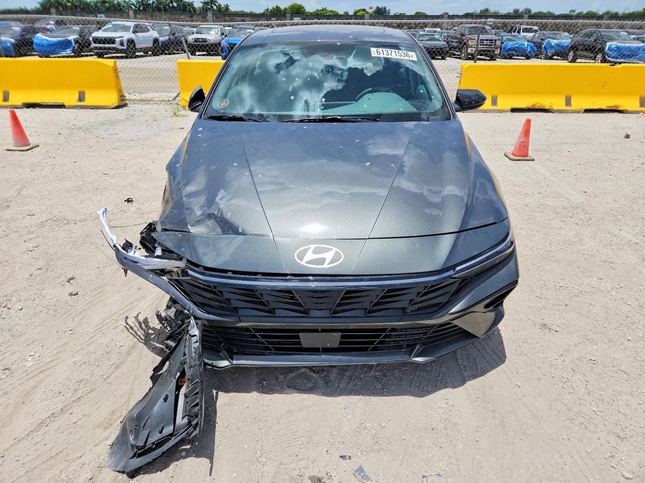 2026 Hyundai Elantra Sel Sport Premium - Image 5