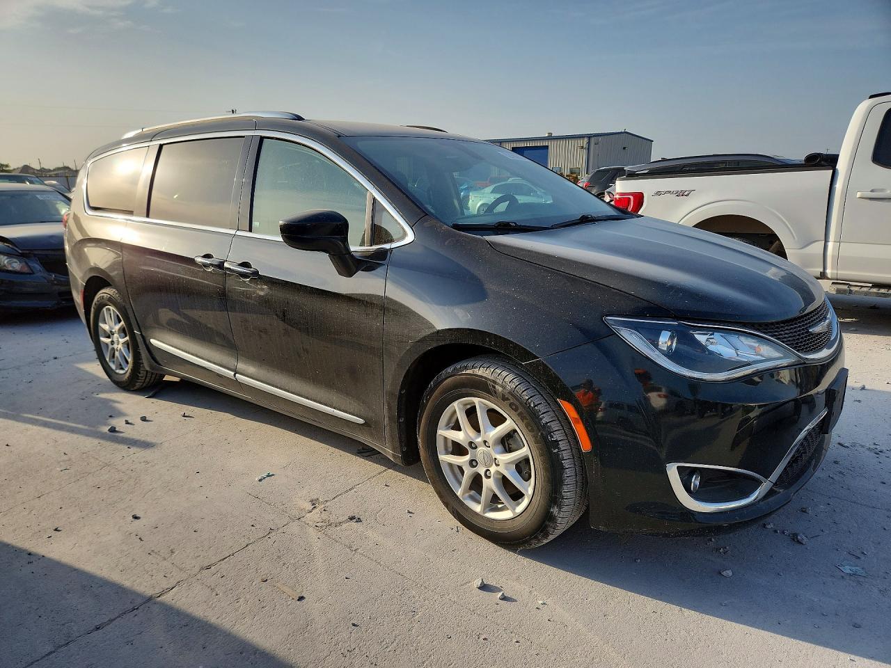 2020 Chrysler Pacifica Touring L - Image 4
