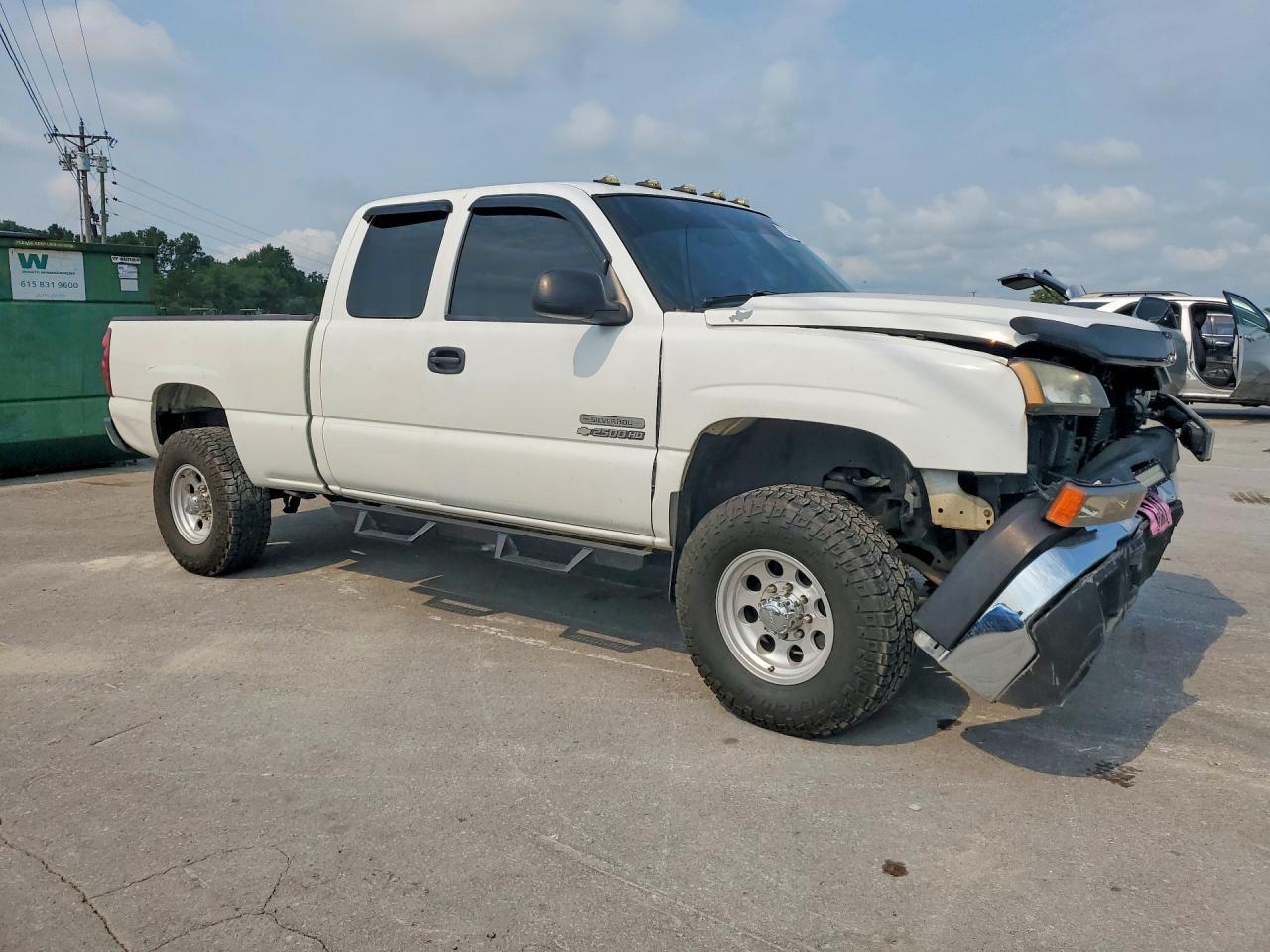 2005 Chevrolet Silverado C2500 Heavy Duty - Фото 4