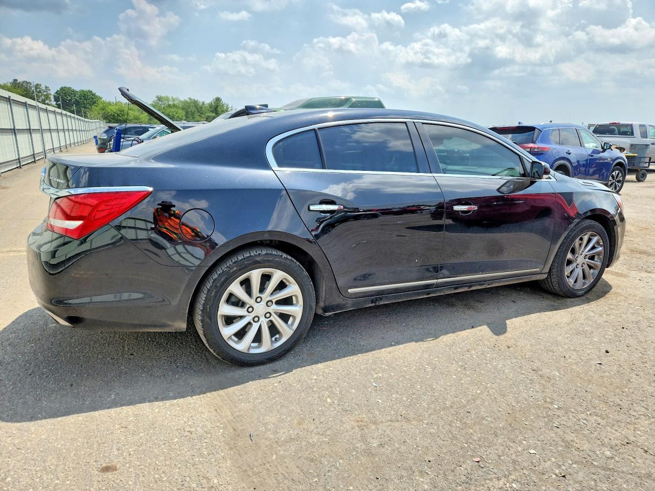 2016 Buick Lacrosse Premium - Image 3