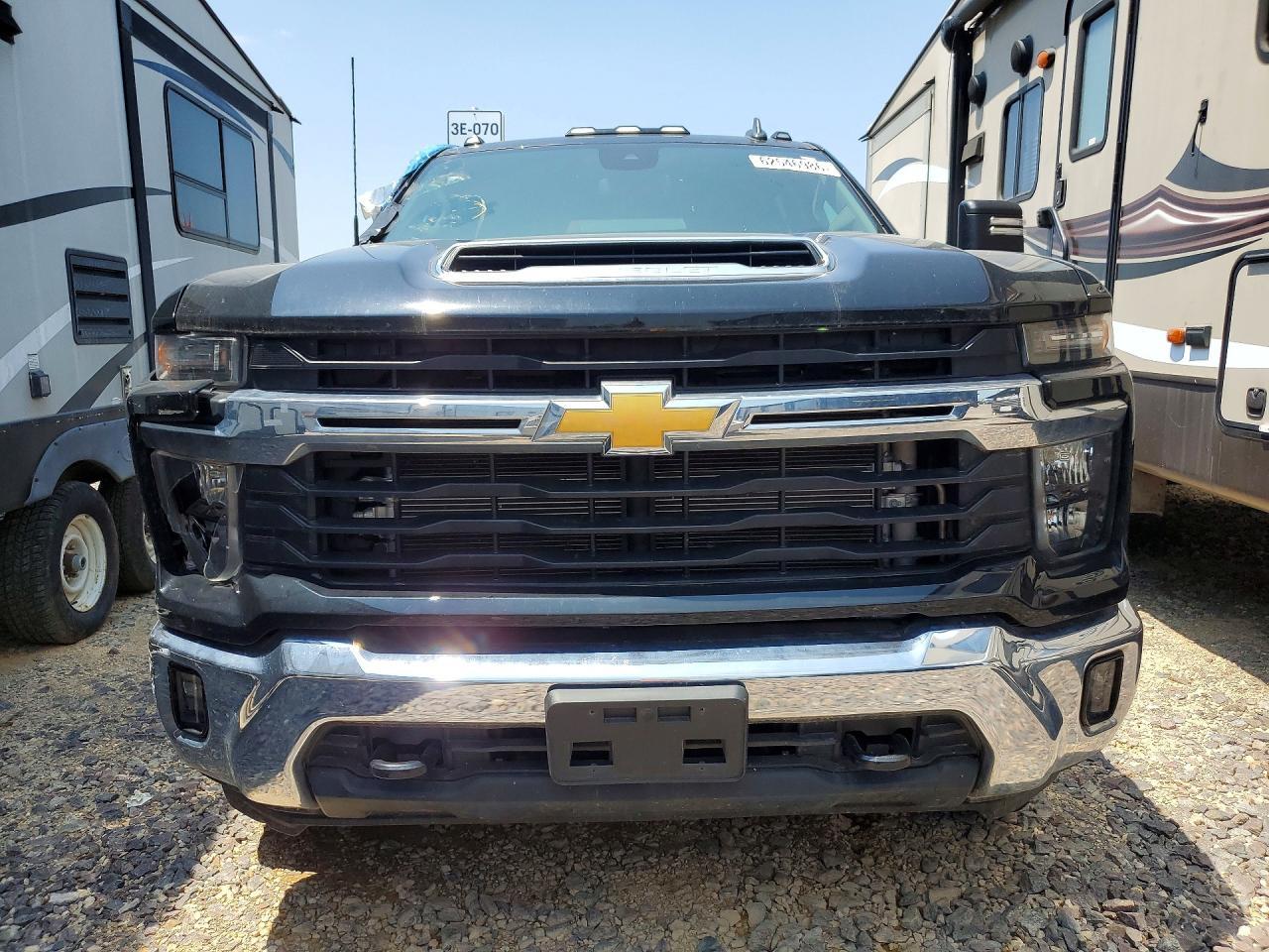 2025 Chevy Silverado K3500 - Image 5