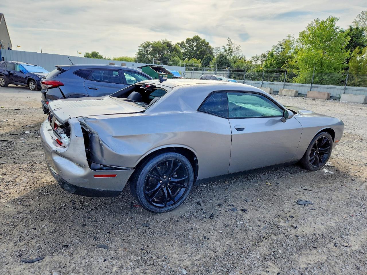 2016 Dodge Challenger Sxt - Image 3