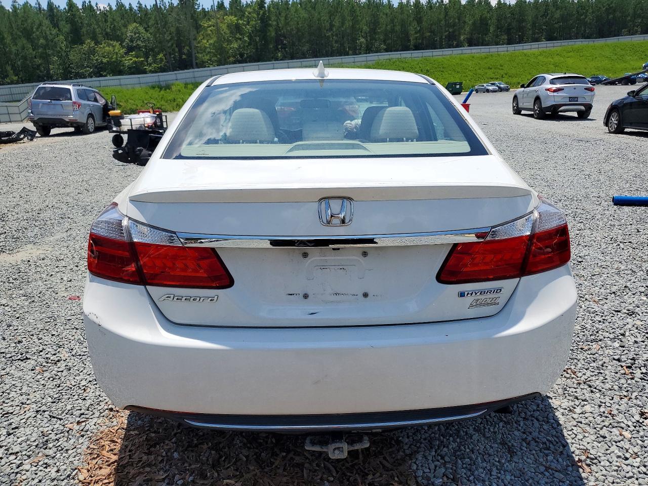2014 Honda Accord Hybrid - Image 6