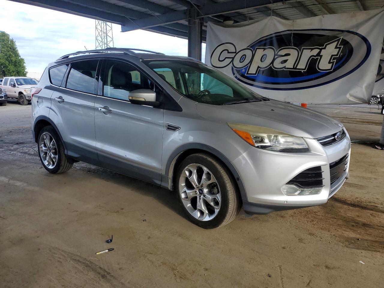 2014 Ford Escape Titanium - Image 4